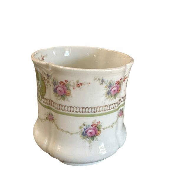 Vintage Madeleine Floral Porcelain Teacup With Decorative Handle - Picture 3 of 5